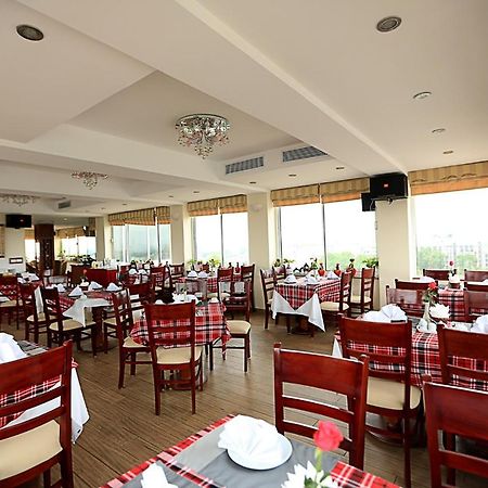 Moon View Hotel - 65 Cua Bac - By Bay Luxury Hanoj Exteriér fotografie