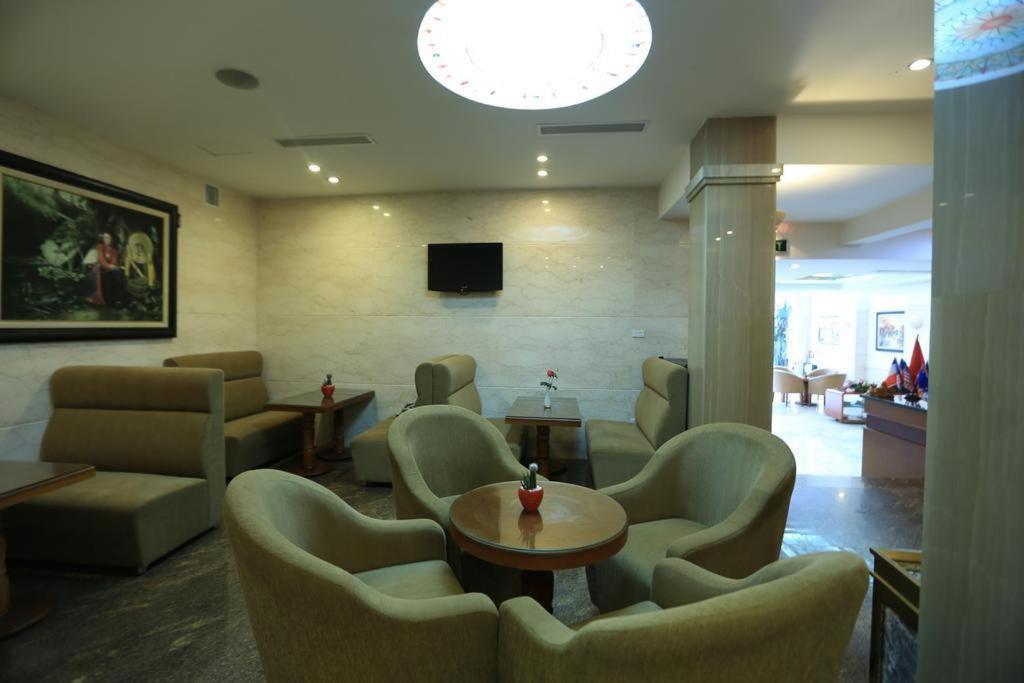 Moon View Hotel - 65 Cua Bac - By Bay Luxury Hanoj Exteriér fotografie